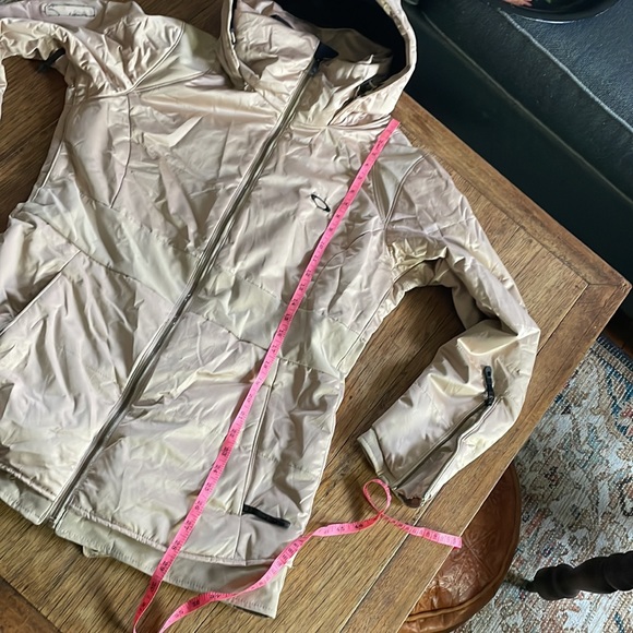 Oakley ski and/or boarding winter coat size Large Champagne color - Picture 12 of 14